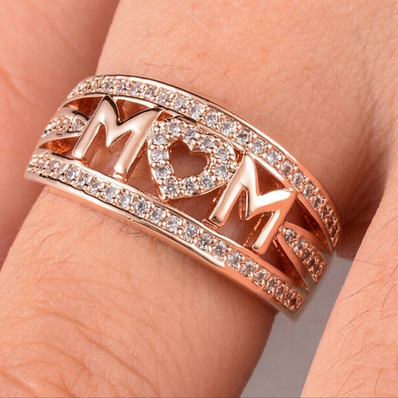 Diamond Heart "Mom" Ring - Picture 2 of 3